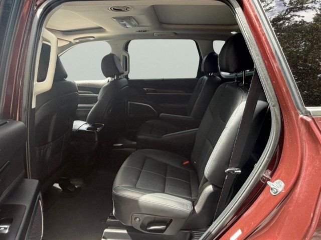 Certified Used 2022 Purple Kia SX image 12