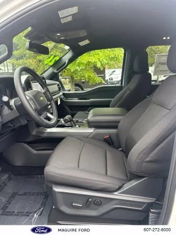 New 2026 Oxford White Ford XLT image 30