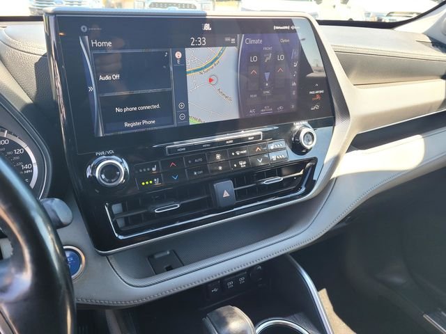 Used 2021 White Toyota Platinum image 21