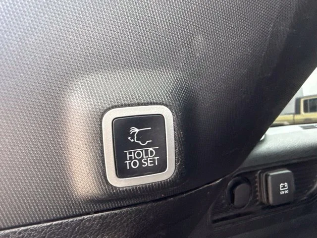 Used 2023 Black Jeep Altitude X image 18
