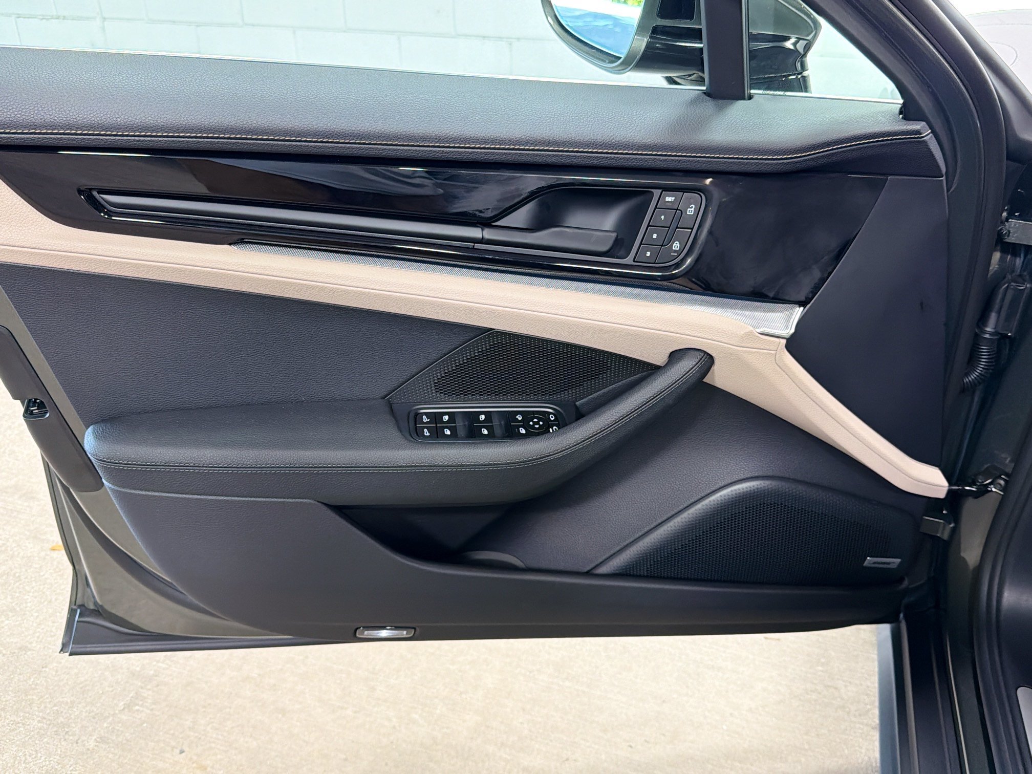 New 2026 Aventurine Green Metallic Porsche  image 22