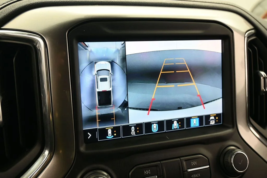 Used 2022 Iridescent Pearl Tricoat Chevrolet LTZ image 15