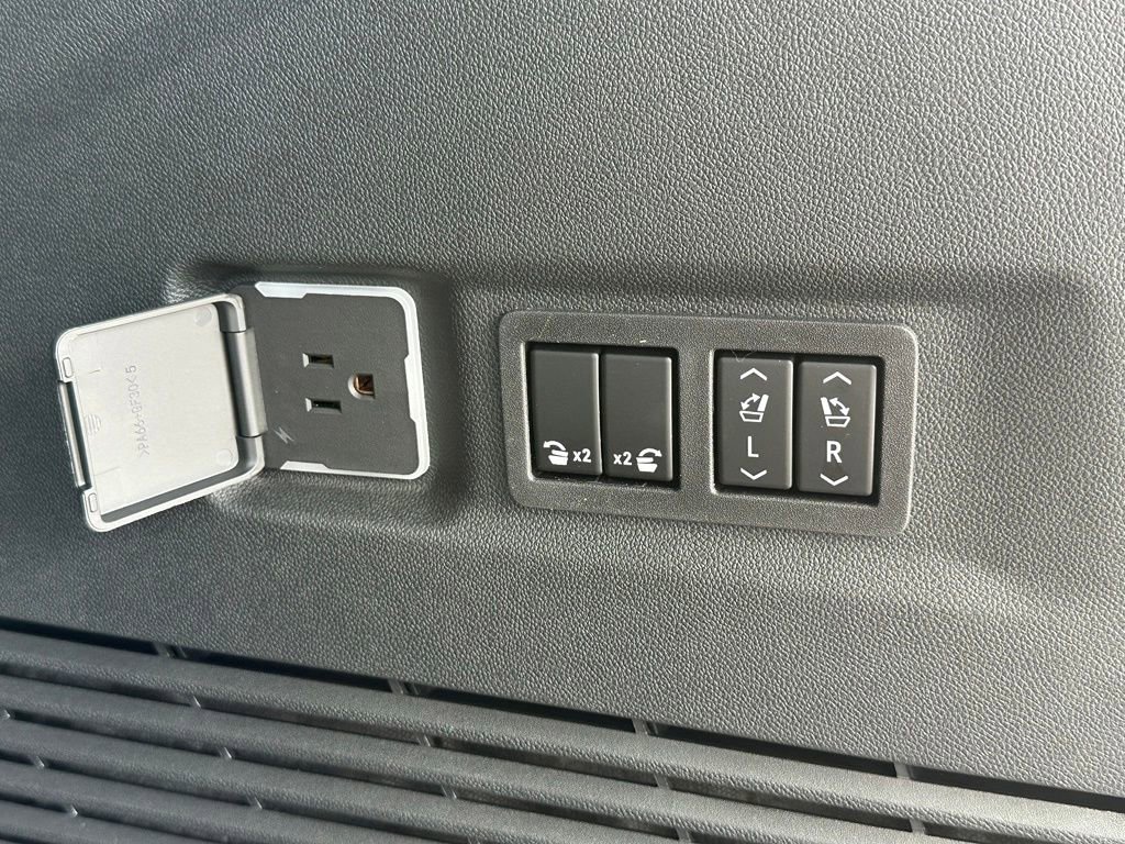 2026 Chevrolet Suburban High Country - Photo 24