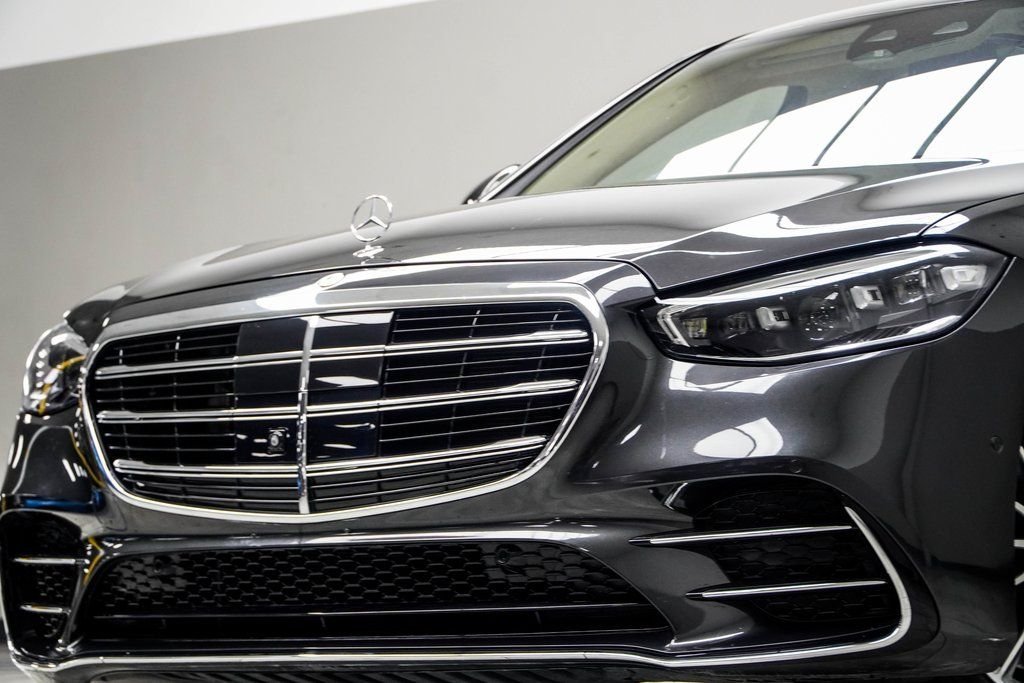 Used 2023 Gray Mercedes-Benz S 580 image 2