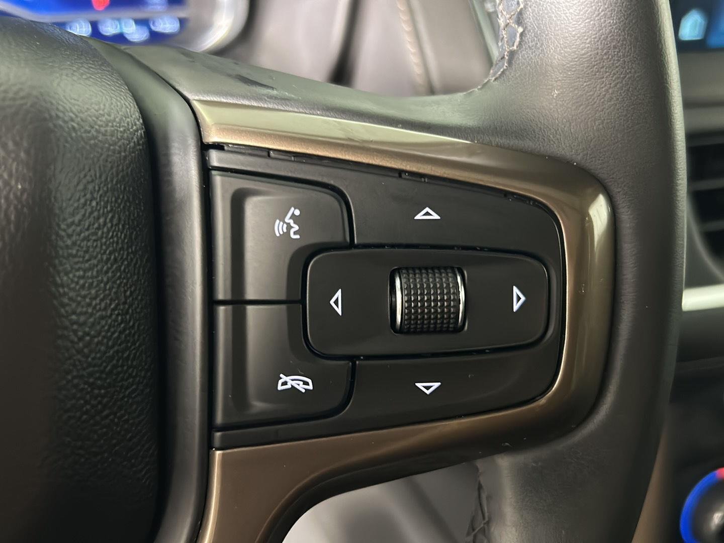 Used 2023 Summit White Chevrolet High Country image 31