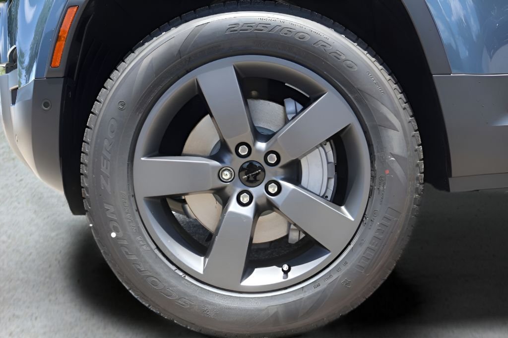 New 2026 Tasman Blue Land Rover S image 9