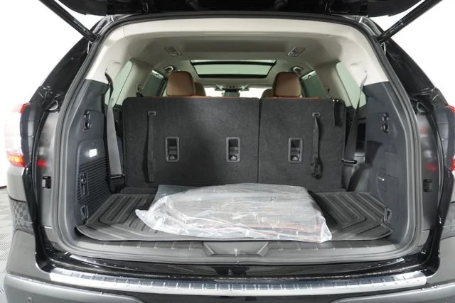 Used 2026 Black Subaru Touring image 37