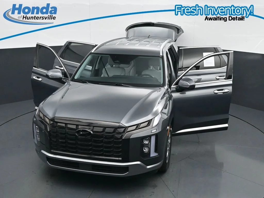 Used 2025 Graphite Hyundai SEL image 33