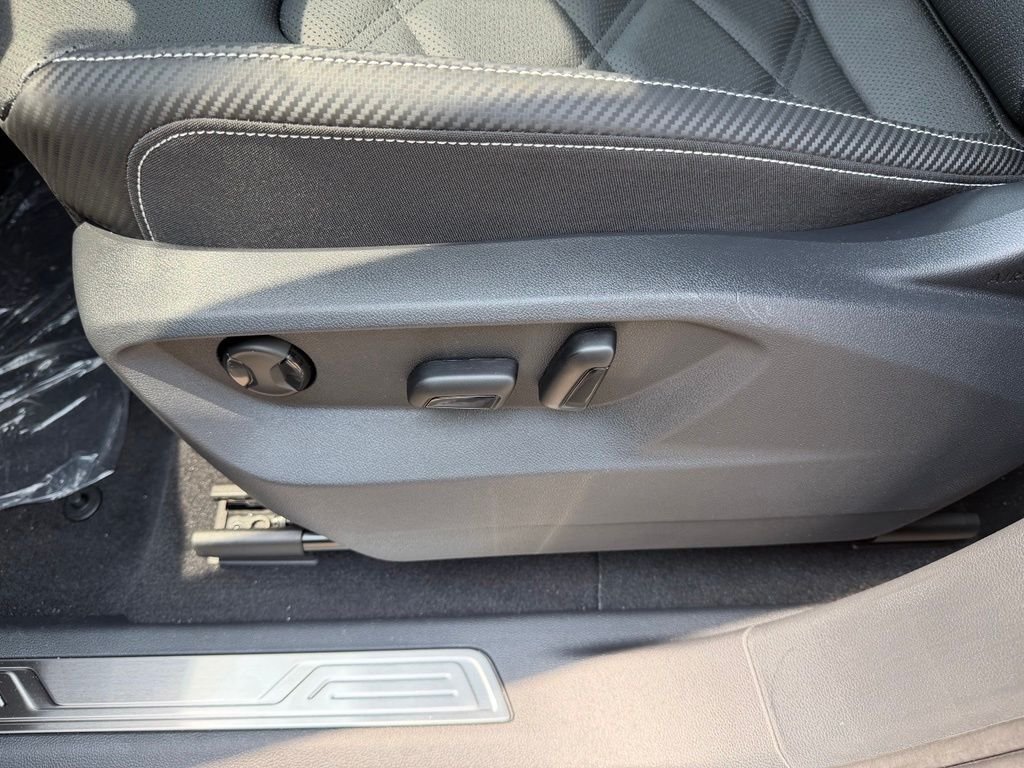 New 2026 Pure Gray Volkswagen 2.0T SE W/TECHNOLOGY image 9