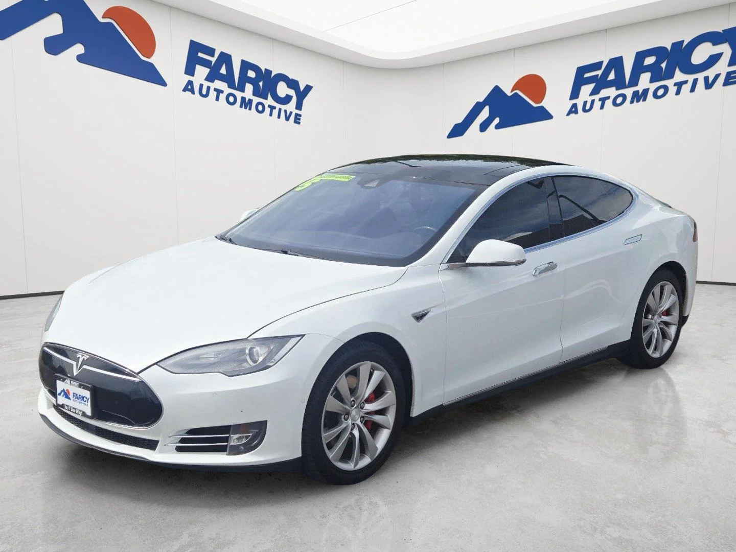 Used 2015 White Tesla P85D image 1