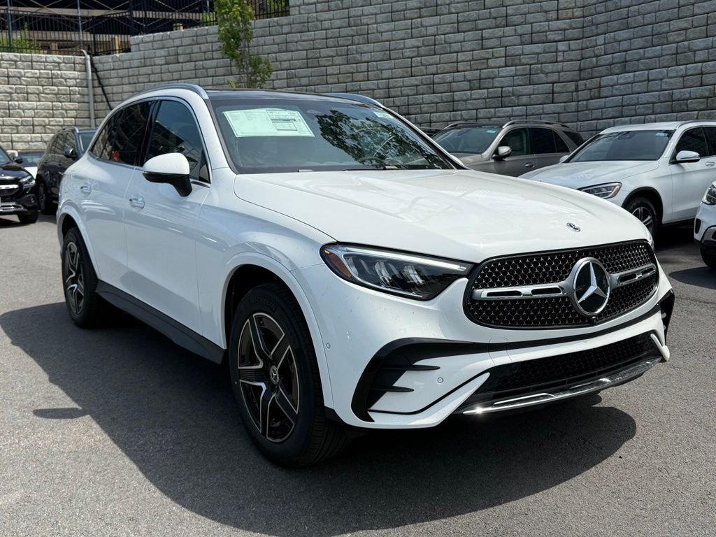 New 2026 Polar White Mercedes-Benz GLC 300 image 1