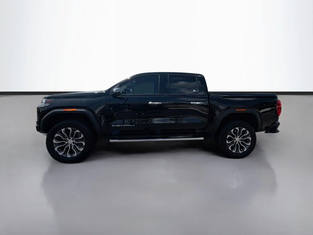 Used 2025 Onyx Black GMC Denali image 8