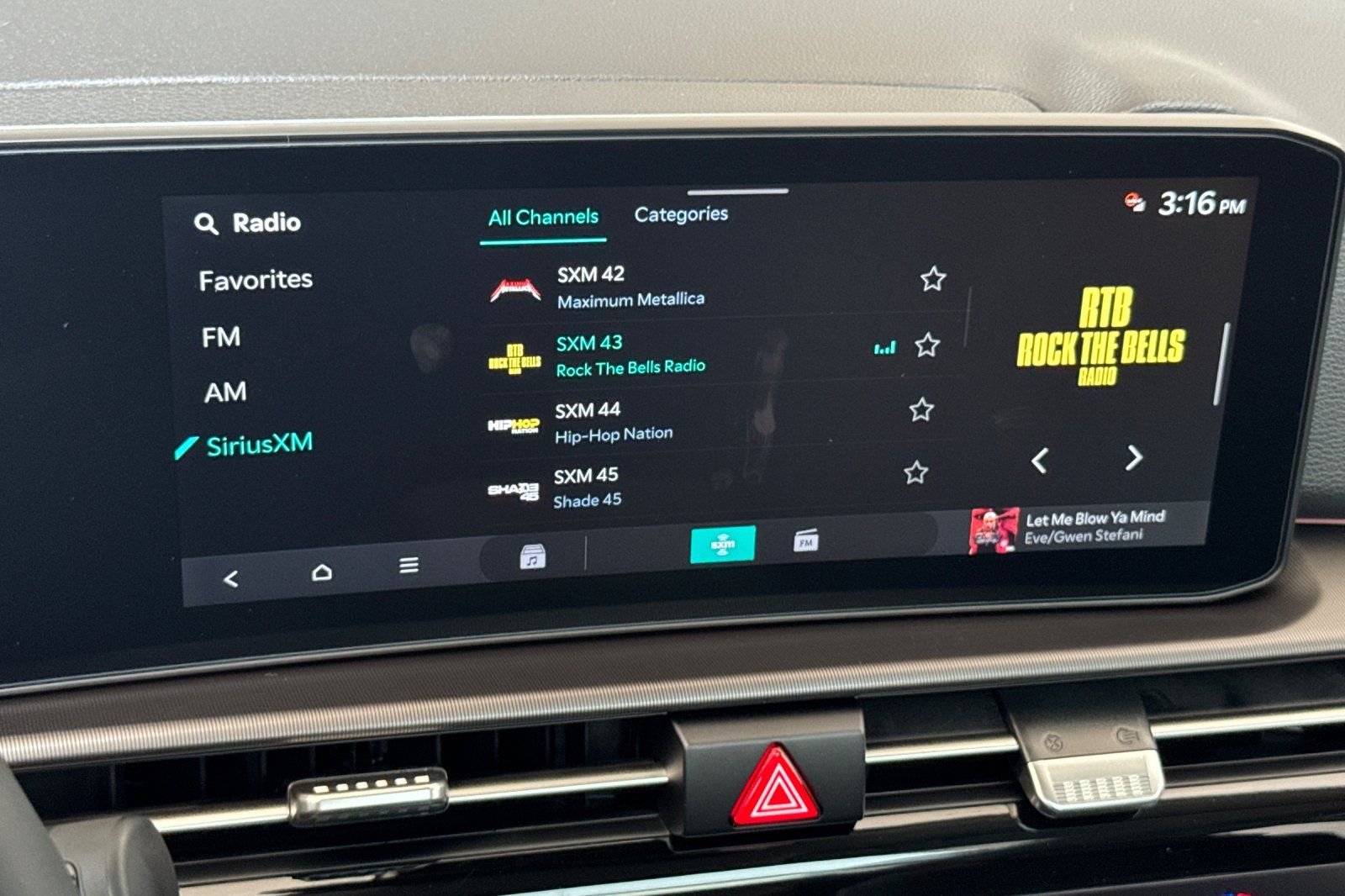 2026 Kia Sportage SX Prestige Hybrid - Photo 14