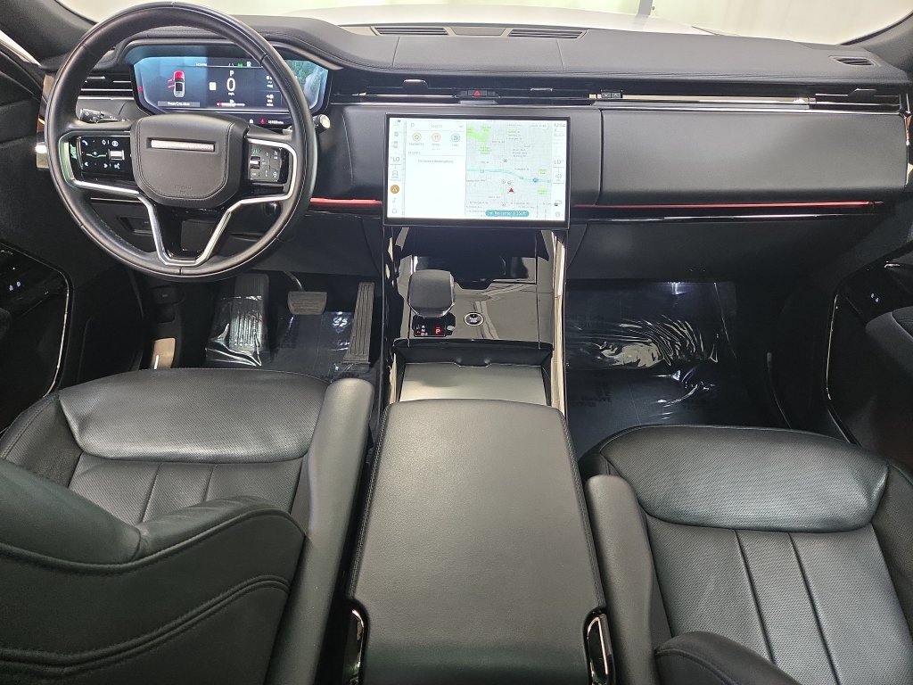 Used 2025 Fuji White Land Rover SE image 14