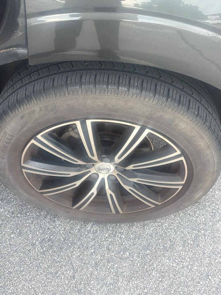 Used 2019 Green Volvo T5 Inscription image 11