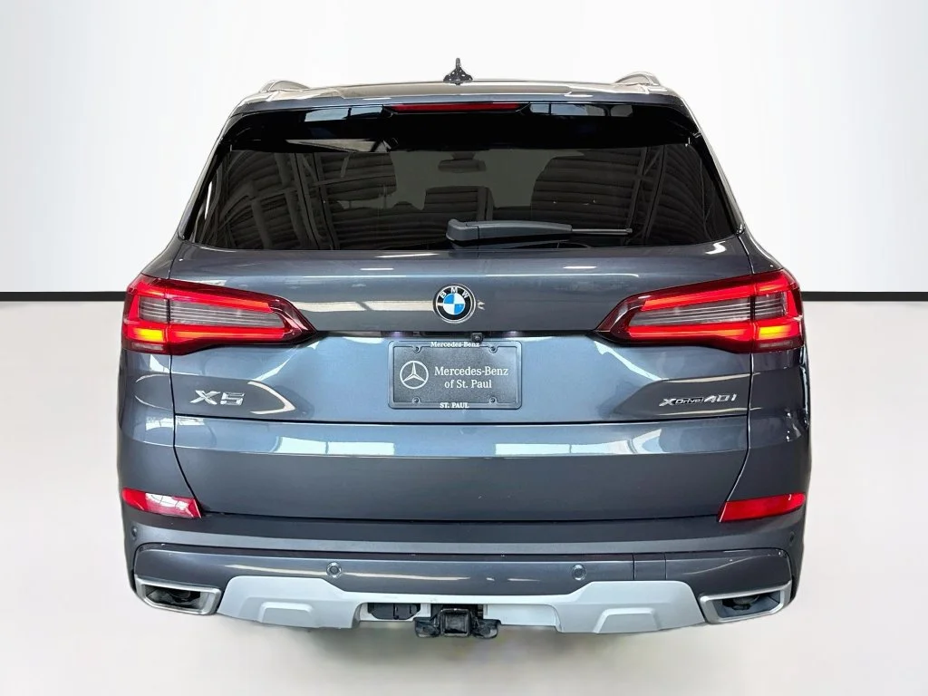 Used 2021  BMW xDrive40i image 6