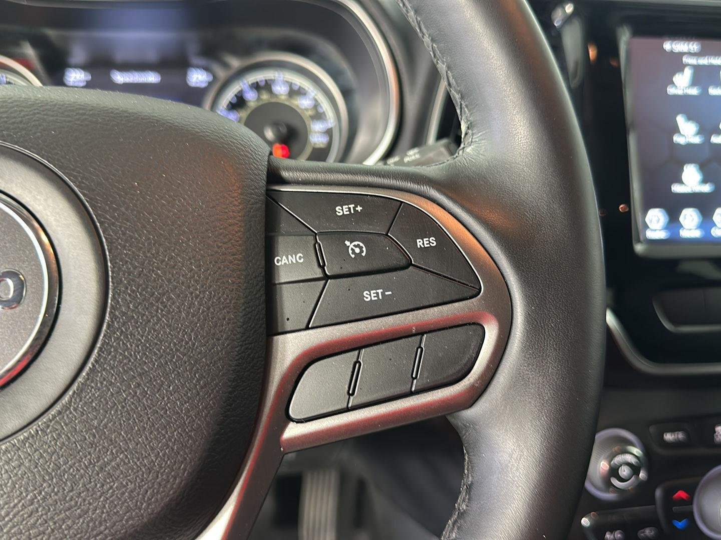 Used 2019 Diamond Black Crystal Pearlcoat Jeep Limited image 20