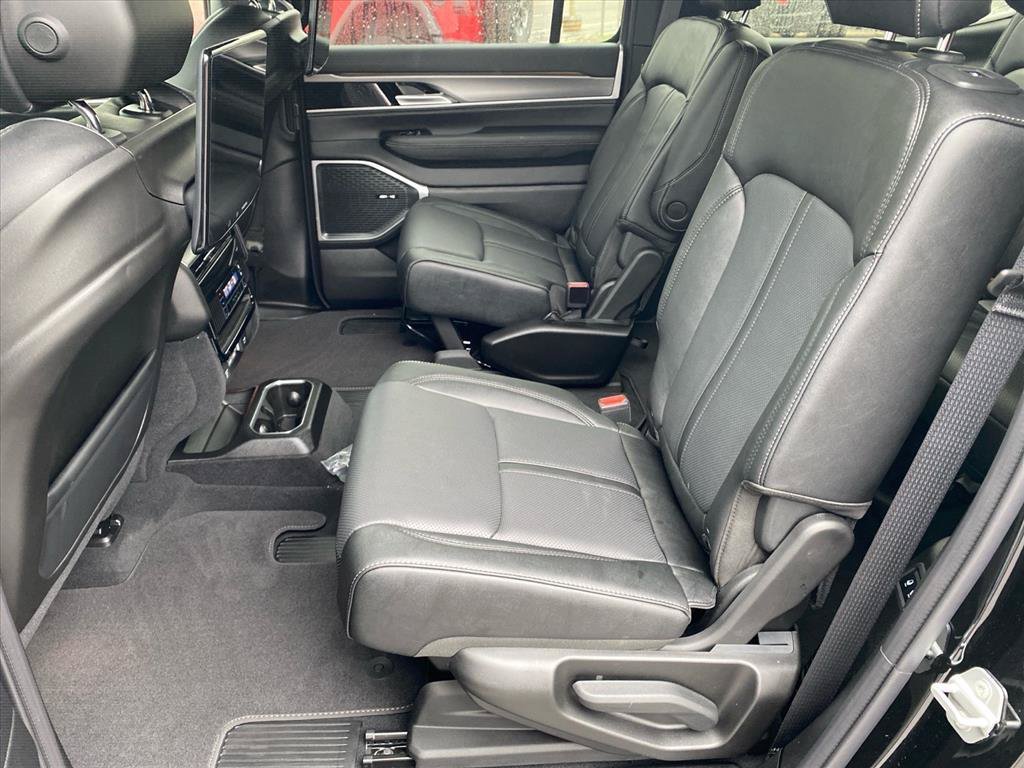 New 2026 High Gloss Black Jeep Limited Altitude image 13