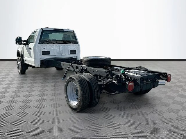 New 2025 Oxford White Ford XL image 4