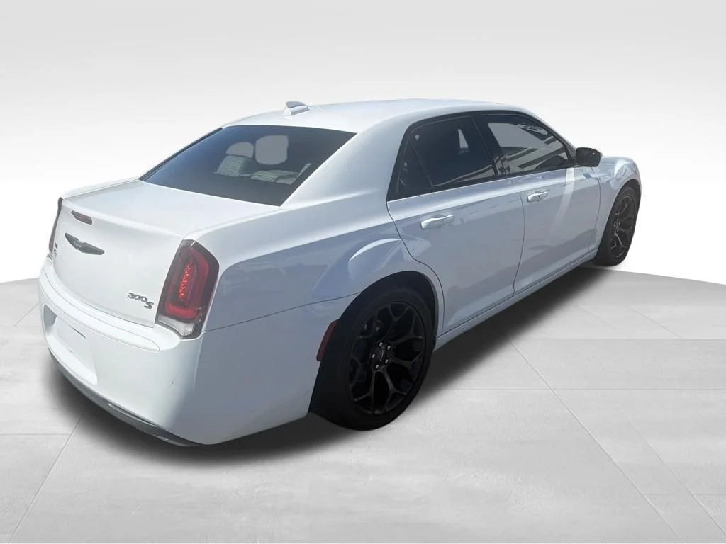 Used 2019 White Chrysler S image 5