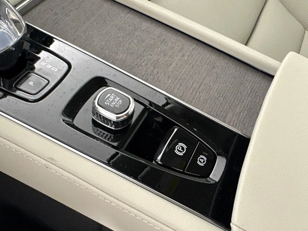 New 2026 Crystal White Volvo Ultra image 34