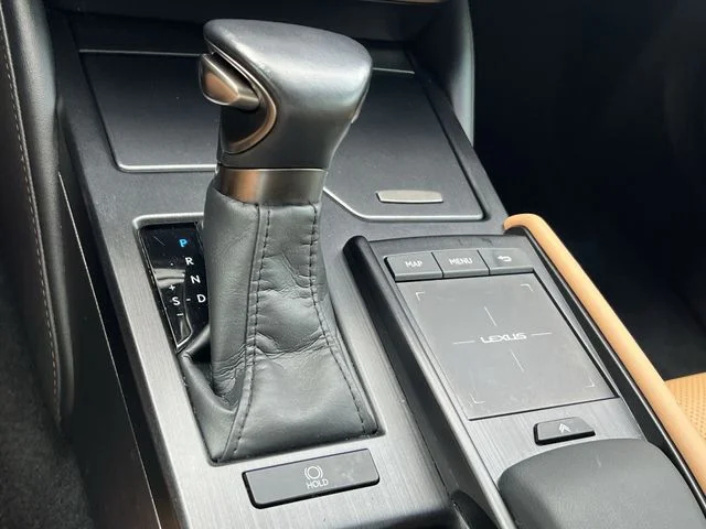 Used 2022 White Lexus 350 image 25