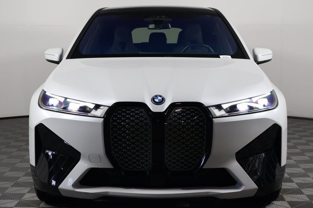 Certified Used 2025 White Metallic BMW xDrive50 image 2