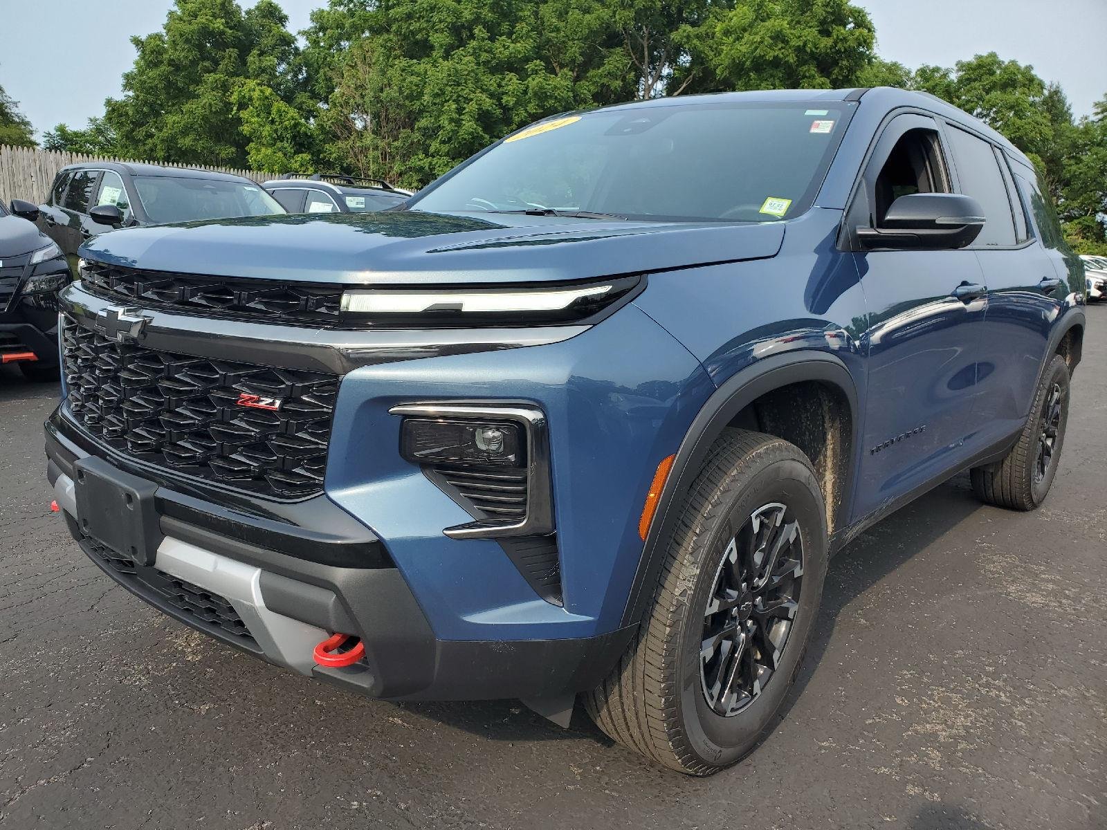 Used 2024 Lakeshore Blue Metallic Chevrolet  image 4