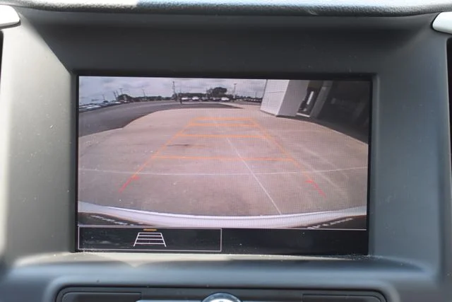 Used 2024 White GMC SLE image 27