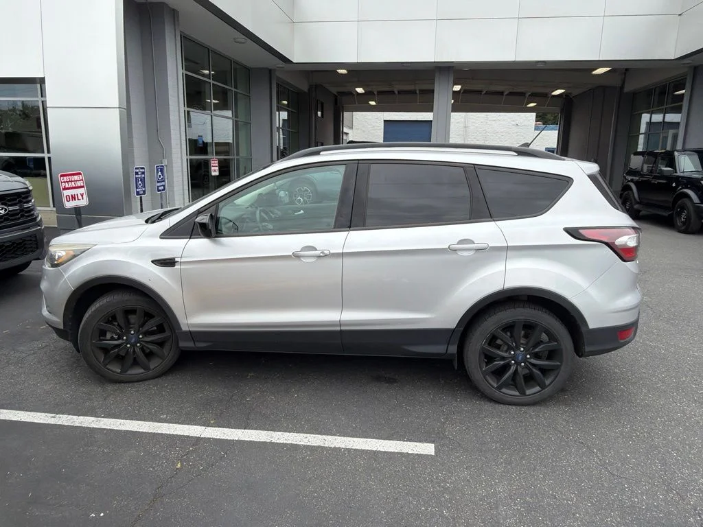 Used 2018 Ingot Silver Metallic Ford SE image 2