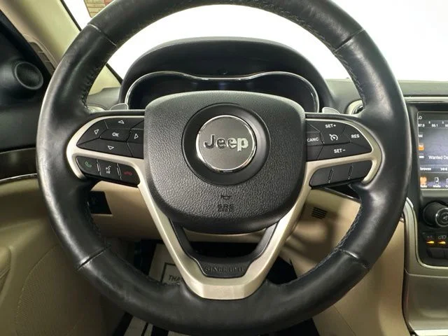 Used 2017 Bright White Clearcoat Jeep Limited image 19