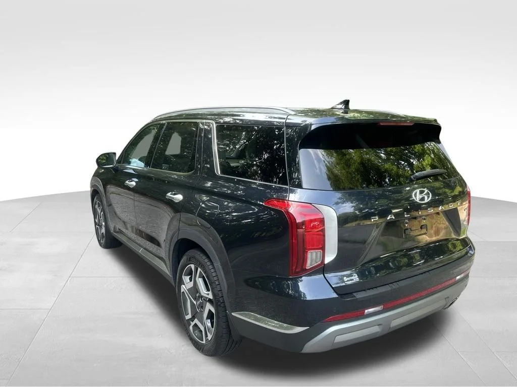 Used 2023 White Hyundai Limited image 3