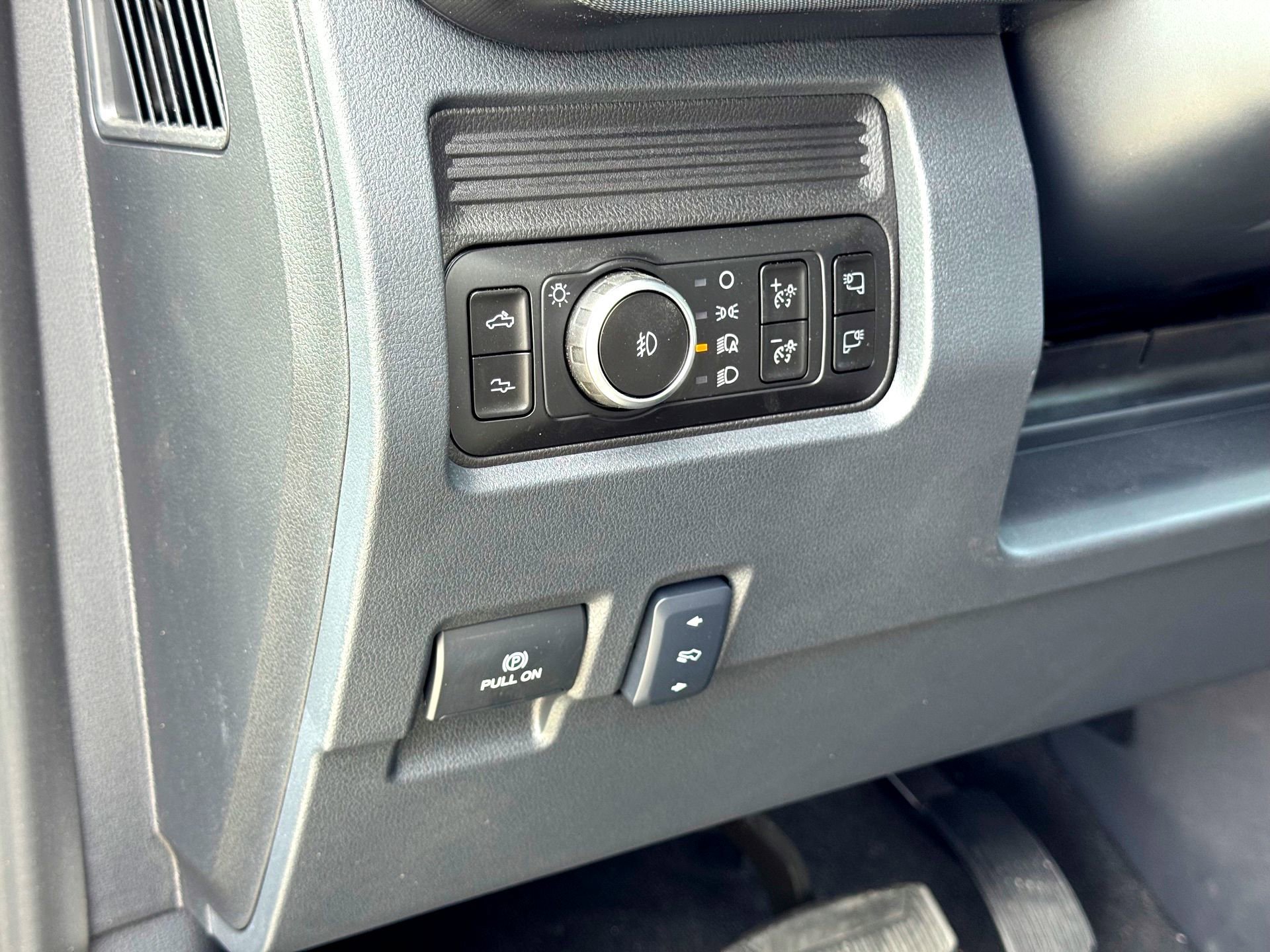 2026 Ford F-250 Super Duty Platinum - Photo 14