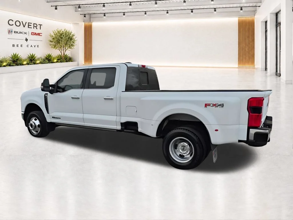 Used 2023 White Ford Lariat image 10