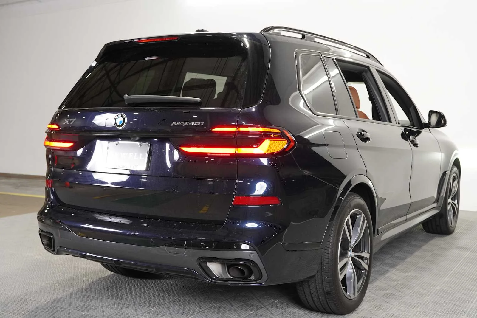 Certified Used 2024 Carbon Black Metallic BMW xDrive40i image 4