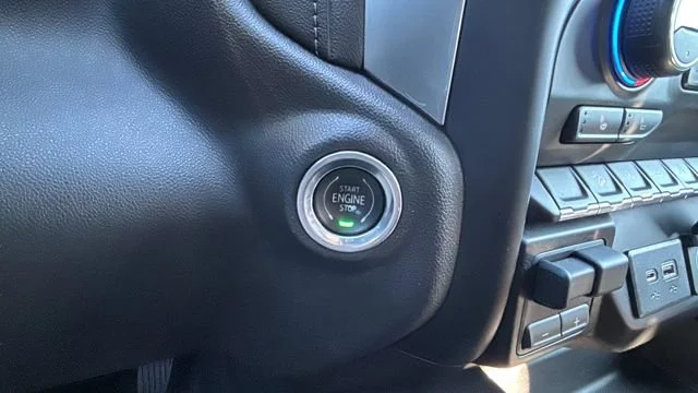 Used 2020 BLACK Chevrolet RST image 28