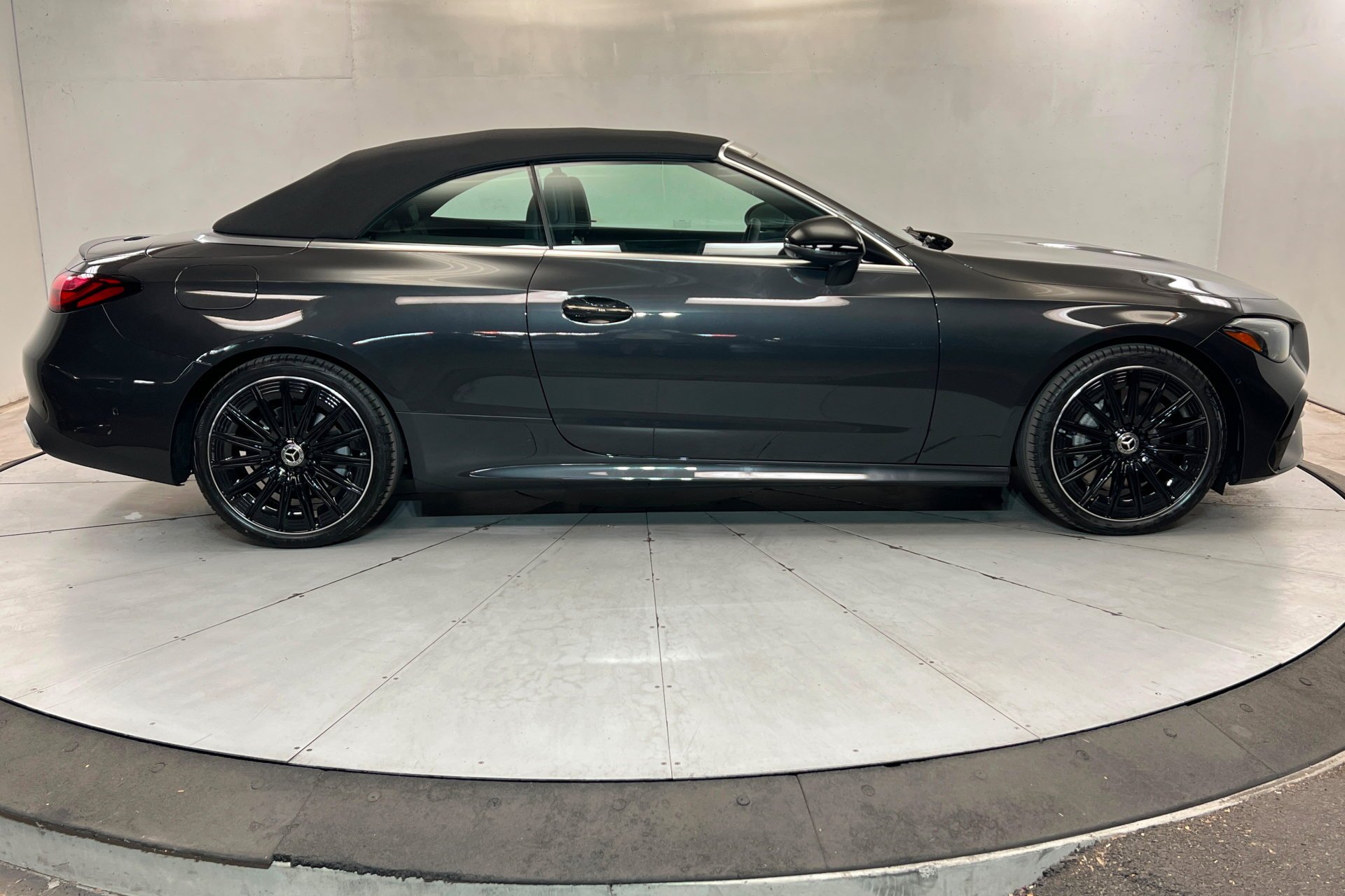 New 2027 Graphite Grey Metallic Mercedes-Benz CLE 450 image 27