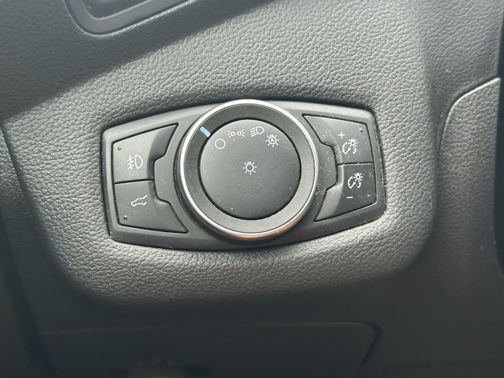 Used 2018 Blue Lightning Ford SE image 22