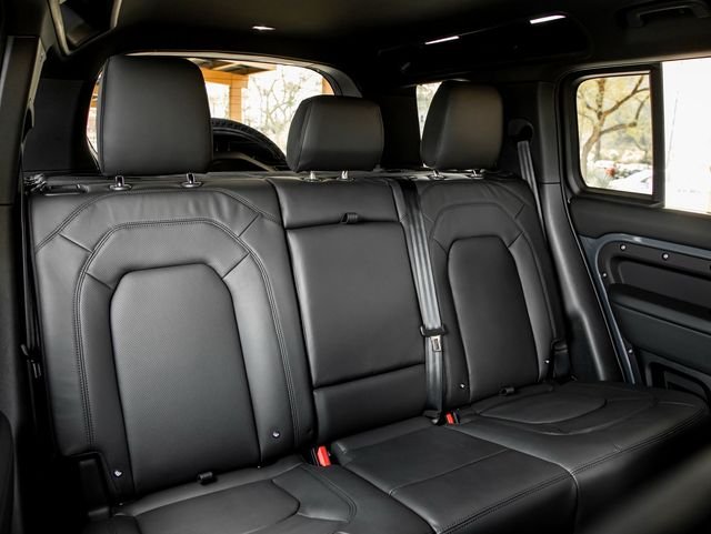 New 2025 Tasman Blue Land Rover S image 25