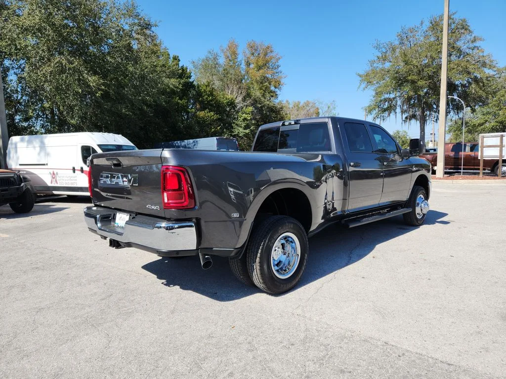 New 2026 Granite Crystal Metallic Clear-Coat Exterior Paint RAM Tradesman image 4