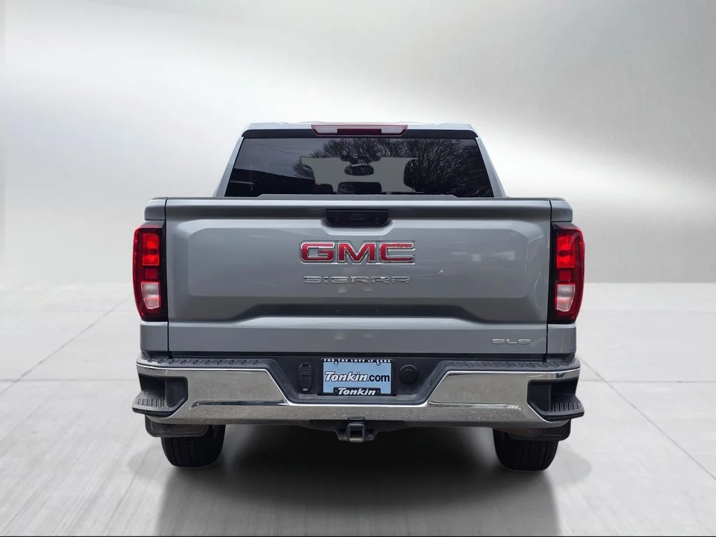 Used 2025 Sterling Metallic GMC SLE image 4