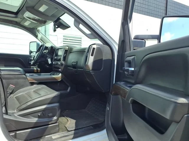 Certified Used 2017 SUMMIT WHITE GMC Denali image 11