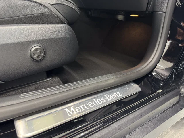 New 2027 Black Mercedes-Benz GLC 300 image 41