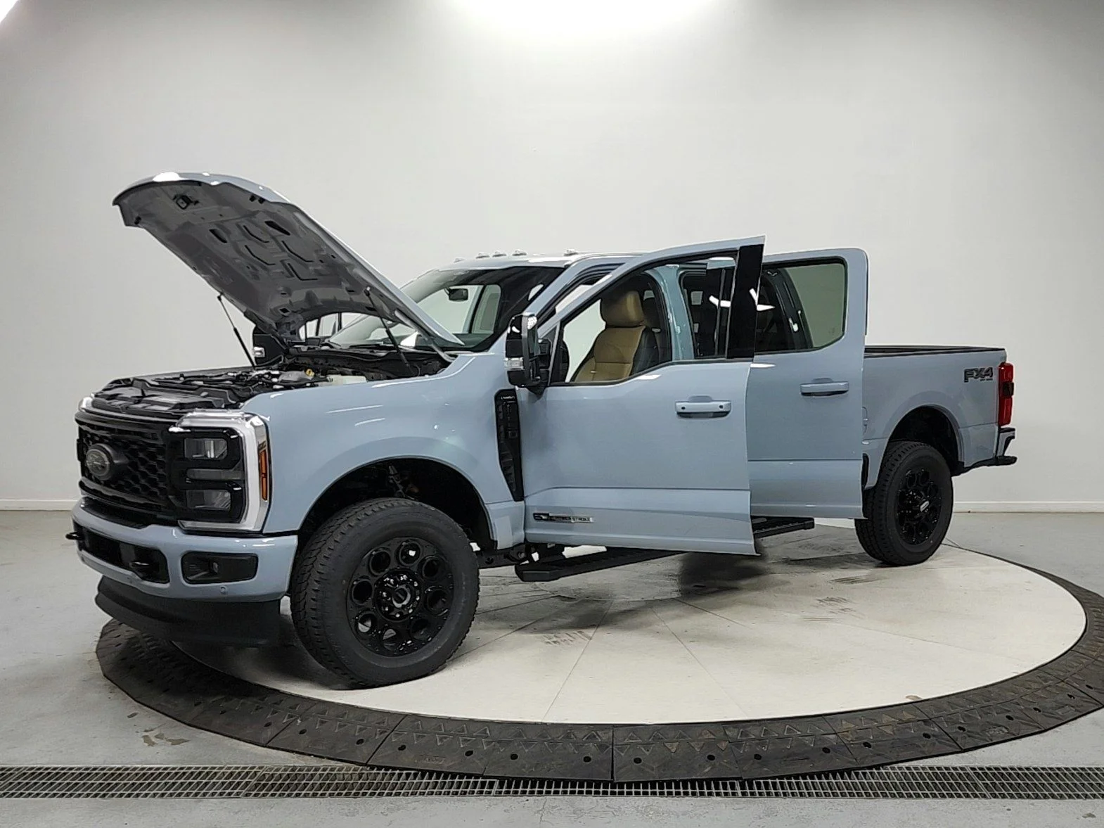 New 2026 Glacier Gray Metallic Tri-Coat Ford F-250® Lariat® image 11
