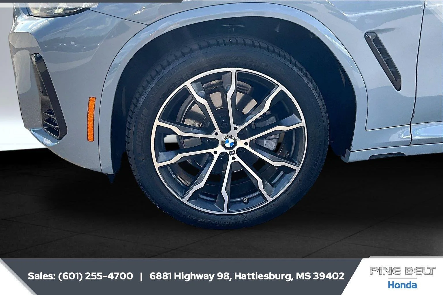 Used 2022 Brooklyn Grey Metallic BMW sDrive30i image 7