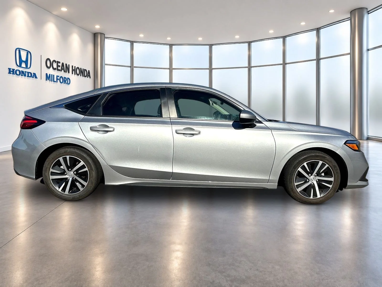 Used 2024 Lunar Silver Metallic Honda LX image 4