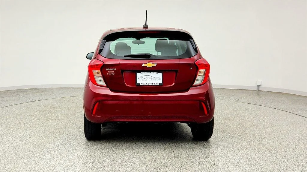 Used 2022 Crimson Chevrolet 4dr Hatchback CVT 1LT image 6