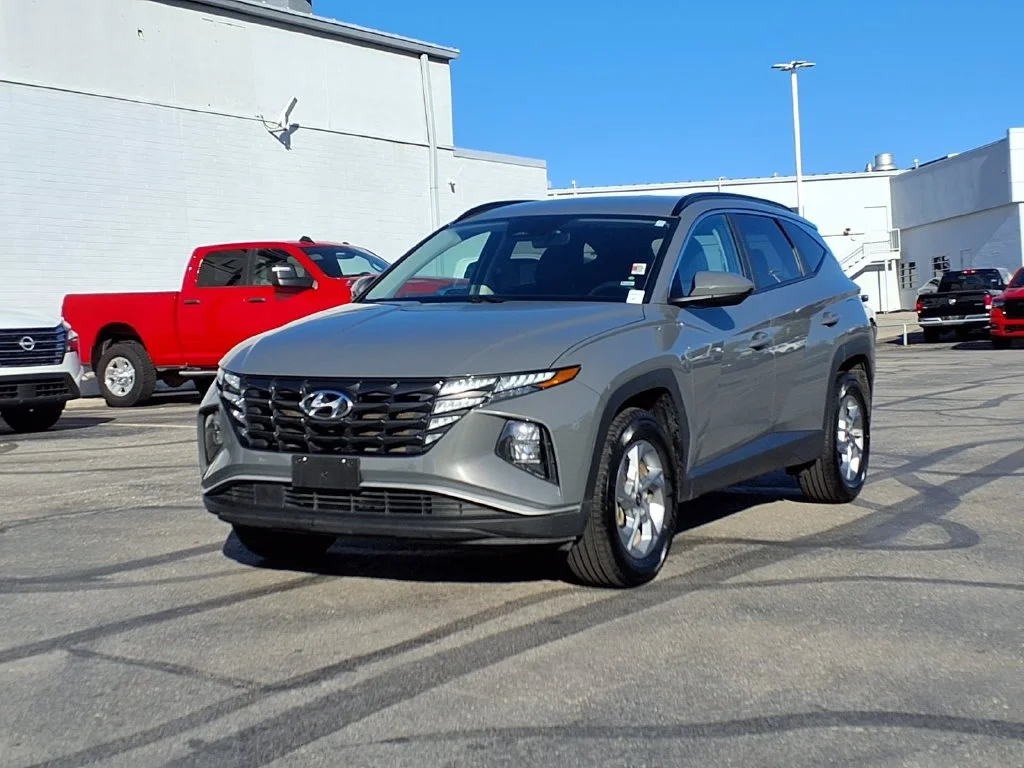 Used 2024 Hyundai Tucson SEL with VIN 5NMJBCDE1RH421941 for sale in Kansas City