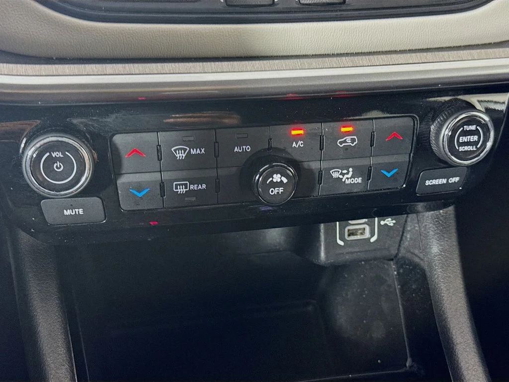 2025 Jeep Compass Limited - Photo 17