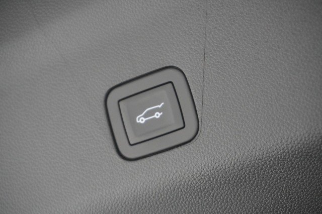 2026 Chevrolet Suburban RST - Photo 10